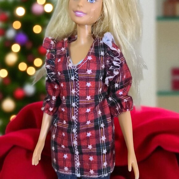 Christmas Time Barbies Red and Blue Fashion Dolls - Picture 4 of 12